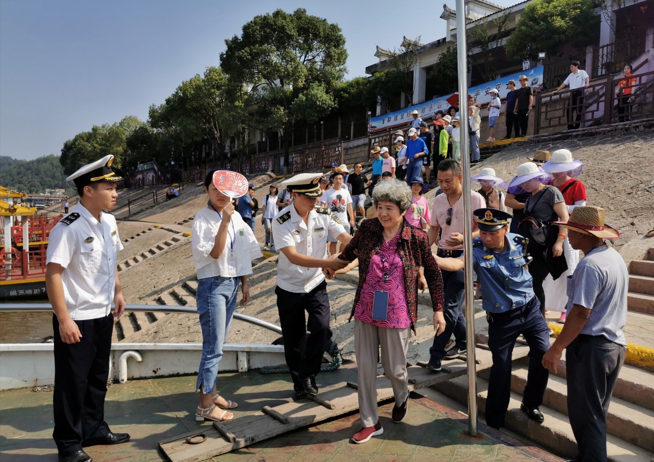 \"微信图片_20191008160250.jpg\"/