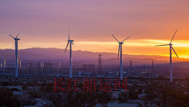 2015年，德国通过可再生能源发电占总发电量的32.5%