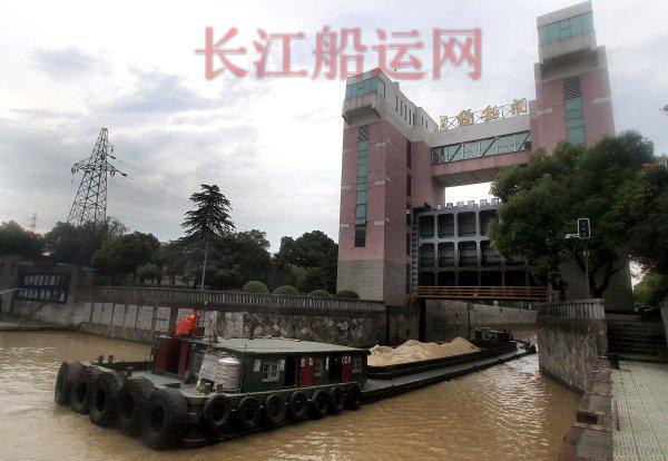 来自三堡船闸的“请假条”：沟通杭州两大水系的船闸要维修了