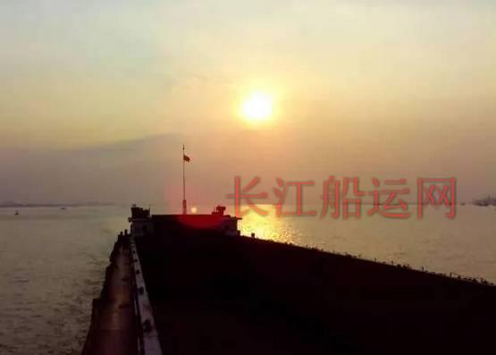 跑船为了谁，为了事业？为了生活？为了金钱？