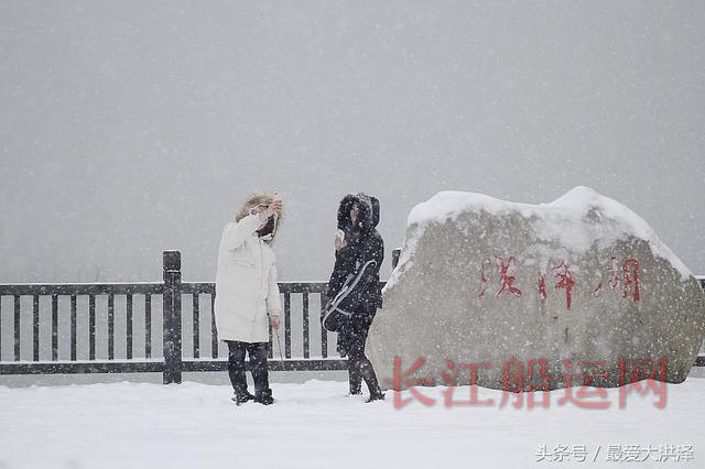 洪泽：千年古堰再飞雪 宛如童话世界