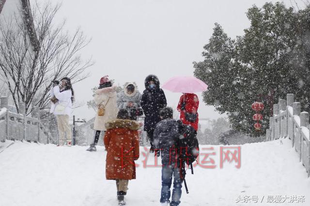 洪泽：千年古堰再飞雪 宛如童话世界