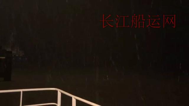 生死营救！大雪夜启东连兴港油船受损沉没 6名船员命悬一线