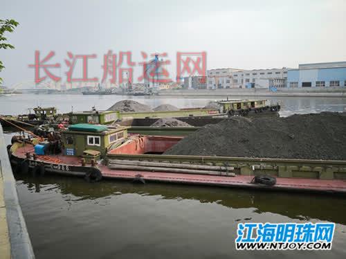 坚持日常巡查，督促固废运载船舶自觉停靠指定地点。_副本.jpg
